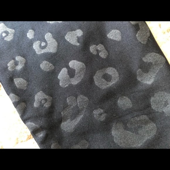 Terez Black Cheetah Foil UpLift Leggings size small - Picture 4 of 5